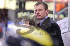 DEL - ERC Ingolstadt - Icetigers Nürberg - Cheftrainer Niklas Sundblad schimpft auf der Bank