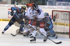 DEL - ERC Ingolstadt - Iserlohn Roosters - links Robert Sabolic (25) knapp am Tor von Mathias Lange