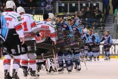 DEL - ERC Ingolstadt - Kölner Haie - Sieg gegen Köln, beide Mannschaften auf dem Eis