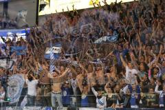 DEL - Playoff Halbfinale - ERC Ingolstadt - Hamburg Freezers - Spiel 6 - Fans feiern den Einzug ins Finale