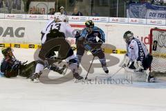 ERC Ingolstadt - Hamburg Freezers - Thomas Greilinger (39) schießt das 1:0 - Foto: Jürgen Meyer