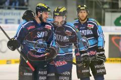 DEL - Playoff Halbfinale - ERC Ingolstadt - Hamburg Freezers - links Travis Turnbull (71) erzielt das 1:0 Tor Jubel mit Patrick Köppchen (55) und Robert Sabolic (25)