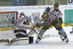 DEL - ERC Ingolstadt - Icetigers Nürberg - John Laliberte (15) scheitert an Torwart Tyler Weiman