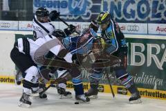 DEL - ERC Ingolstadt - Nürnberg IceTigers - Kampf um den Puck links Derek Hahn (43) und rechts Tyler Bouck (12)