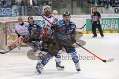 DEL - ERC Ingolstadt - Kölner Haie - PlayOff Finale 2014 - Spiel 2 - Travis Turnbull (71) wartet auf den Puck vor dem Tor