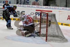 ERC Ingolstadt - Kölner Haie - Jean-Francois Boucher zum Ausgleichstreffer zum 1:1 - Foto: Jürgen Meyer