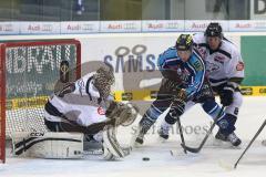 DEL - ERC Ingolstadt - Icetigers Nürberg - Patrick Hager (52)  scheitert an Torwart Tyler Weiman