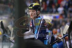 DEL - ERC Ingolstadt - Iserlohn Roosters - Rastlosigkeit an der Bande Alexander Oblinger (20)