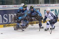 DEL - Playoff Halbfinale - ERC Ingolstadt - Hamburg Freezers - links John Laliberte (15) und rechts Derek Hahn (43)