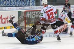 DEL - ERC Ingolstadt - Kölner Haie - links Alexander Oblinger (20)  am Boden vor dem Tor