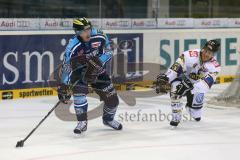 DEL - ERC Ingolstadt - Krefeld Pinguine - Fredrik Warg (56) und rechts Josh Meyers