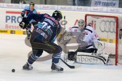 DEL - ERC Ingolstadt - Nürnberg IceTigers - Travis Turnbull (71) scheitert an Torwart Tyler Weimann