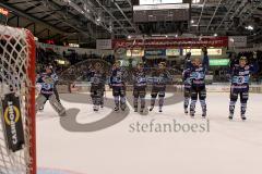 ERC Ingolstadt - Adler Mannheim - ERC Spieler beim Jubeln mit den Fans -  - Foto: Jürgen Meyer