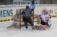 ERC Ingolstadt - Kölner Haie - Derek Hahn mit dem 2:2 Ausgleichstreffer - Travis Turnball - Foto: Jürgen Meyer