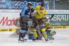 DEL - PlayOff - ERC Ingolstadt - Krefeld Pinguine - Robert Sabolic (25) scheitert an Torwart Jerry Kuhn