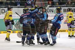 DEL - ERC Ingolstadt - Krefeld Pinguine - PlayOff Viertelfinale - 2. Spiel - Eddy Rinke-Leitans (91) Tor Jubel zum 1:0