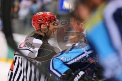 DEL - Playoff Finale - Spiel 4 - ERC Ingolstadt - Kölner Haie - Schiedsrichter Diskussion mit Cheftrainer Niklas Sundblad