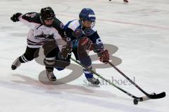 Endturnier Kleinschueler 1- ERC Ingolstadt - Rosenheim - Luis Müller #10 ERC - Johannes Hoose (wei§ Rosenheim) -  Foto: Jürgen Meyer