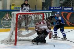 Endturnier Kleinschueler 1 - ERC Ingolstadt - Rosenheim - Feigl Marvin (blau ERC) - Torwart Rosenheim Lucas Schönberger -  Foto: Jürgen Meyer