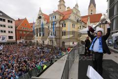 DEL - ERC Ingolstadt - Deutscher Meister 2014 - Eishockey - Meisterschaftsfeier - Ingolstadt Rathausplatz - Fanmeile - Cheftrainer Niklas Sundblad mit Pokal