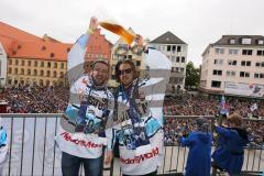 DEL - ERC Ingolstadt - Deutscher Meister 2014 - Eishockey - Meisterschaftsfeier - Ingolstadt Rathausplatz - Fanmeile Fest Party - Travis Turnbull (71) und Torwart Timo Pielmeier (51)