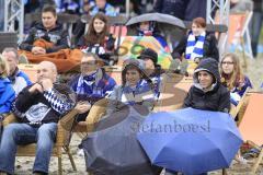 ERCI Fans fiebern dem Sieg im Finale gegen die Kölner Haie entgegen. Wonnemar Beach Club Ingolstadt, Public Viewing