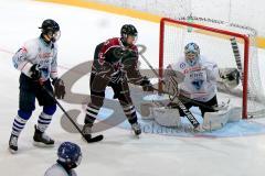 ERC Ingolstadt Schüler - Starbulls Rosenheim - Henseleit Nicola fängt den Puck sicher - Wenzel Yannik (mitte Rosenheim) - Eder Fabian (links Ingolstadt) - Foto: Jürgen Meyer