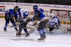 ERC Schüler - Straubing Tigers - Kankovsky Karel (ERC#21) mit Schuß auf das Tor - Mühlbauer Michael(ERC recht blau) - Foto: Jürgen Meyer