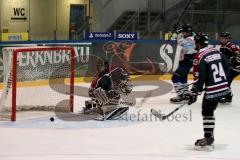 ERC Ingolstadt Schüler - Starbulls Rosenheim - Anschlußtreffer durch Fabian Eder zum 1:2 - Endress Luca Torhüter Rosenheim - Wimmer Lucas ( 24 Rosenheim) - Foto: Jürgen Meyer