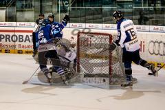 ERC Schüler - Straubing Tigers - Braun Hanno (ERC #14) mit dem Schuß zum 1:0 - Foto: Jürgen Meyer