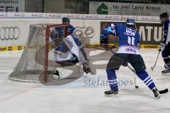 ERC Schüler - Straubing Tigers - Liam Hätinen mit der Möglichkeit zum 4:0 - Foto: Jürgen Meyer