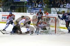 DEL - ERC Ingolstadt - Eisbären Berlin - Patrick Hager wird vor dem Tor gefoult. Jeffrey Szwez sieht zu. Foto: Adalbert Michalik