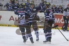 DEL - ERC Ingolstadt - Krefeld Pinguine - Patrick Hager (#52 ERC Ingolstadt) mit dem 3:1 Führungstreffer -  Dustin Friesen (#14 ERC Ingolstadt) - Fabio Wagner (#5 ERC Ingolstadt) - Foto: Jürgen Meyer