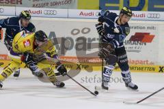 DEL - ERC Ingolstadt - Krefeld Pinguine -  Patrick Hager (#52 ERC Ingolstadt) - Foto: Jürgen MeyerChristian Kretschmann #5 Krefeld -