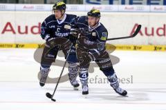 DEL - ERC Ingolstadt - Krefeld Pinguine -  Aaron Brocklehurst (#4 ERC Ingolstadt) - Patrick Köppchen (#55 ERC Ingolstadt) - Foto: Jürgen Meyer