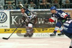 DEL - Eishockey - Finale 2015 - Spiel 5 - Adler Mannheim - ERC Ingolstadt - Sinan Akdag (MAN 7) hat den Schläger unter dem Helm von Jean-Francois Boucher (ERC 84)