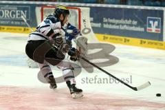 DEL - Eishockey - Finale 2015 - Spiel 5 - Adler Mannheim - ERC Ingolstadt - Patrick Hager (ERC 52) vor Torwart Dennis Endras (MAN 44)