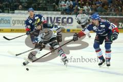 DEL - Eishockey - Finale 2015 - Spiel 5 - Adler Mannheim - ERC Ingolstadt - Derek Hahn (ERC 43) rechts Jochen Hecht (MAN 55)