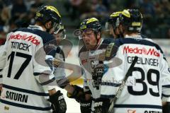 DEL - Eishockey - Finale 2015 - Spiel 5 - Adler Mannheim - ERC Ingolstadt - Patrick Köppchen (ERC 55)  gibt Anwesiungen