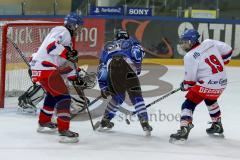 Eishockey Bundesliga Schüler - ERC Ingolstadt - Deggendorfer EC - Petzold Max #10 blau ERC Ingolstadt - Holmer Fabian #6 Torhüter Deggendorf - Seidl David #19 weiss Deggendorf -  Foto: Jürgen Meyer