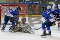 Eishockey Bundesliga Schüler - ERC Ingolstadt - Deggendorfer EC - Hess Simon #12 blau ERC Ingolstadt - Holmer Fabian #6 Torhüter Deggendorf - Skala Adam #15 blau ERC Ingolstadt -  Foto: Jürgen Meyer