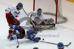 Eishockey Bundesliga Schüler - ERC Ingolstadt - Deggendorfer EC - Petzold Max #10 blau ERC Ingolstadt - Holmer Fabian #6 weiss Torwart Deggendorf - Foto: Jürgen Meyer