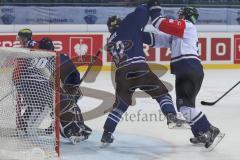 CHL- ERC Ingolstadt - EV Zug - #e52 im Fight mit Holden Josh #27 EV Zug -  Foto: Jürgen Meyer