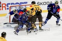 CHL- Champions League- ERC Ingolstadt - SaiPa Lappeenranta - Derek Hahn (#43 ERC Ingolstadt) - Michel Periard (#6 ERC Ingolstadt) - Foto: Jürgen Meyer