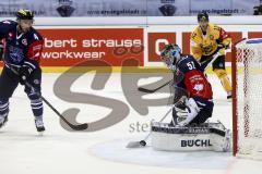 CHL- Champions League- ERC Ingolstadt - SaiPa Lappeenranta - Timo Pielmeier (#51 ERC Ingolstadt) - Aaron Brocklehurst (#4 ERC Ingolstadt) - Foto: Jürgen Meyer