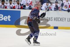 CHL - ERC Ingolstadt - Vitkovice Ostrava -  Brandon Buck (#9 ERC Ingolstadt) mit Topscorer Trikot  - Foto: Jürgen Meyer