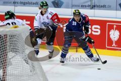 CHL - ERC Ingolstadt - EV Zug - Thomas Greilinger (#39 ERC Ingolstadt) - Anderson Calle #51 weiss EV Zug - Foto: Jürgen Meyer