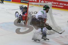 CHL- ERC Ingolstadt - EV Zug -  Eisenhut Marco (#30 ERC Ingolstadt) hat keine Chance beim Penalty - Holden Josh #27 EV Zug - Foto: Jürgen Meyer