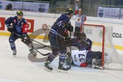 CHL- ERC Ingolstadt - EV Zug - Eisenhut Marco (#30 ERC Ingolstadt) - Holden Josh #27 EV Zug - Foto: Jürgen Meyer