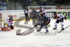 DEL - ERC Ingolstadt - Kölner Haie - Petr Taticek kurz vor seinem Tor.  - Foto: Adalbert Michalik